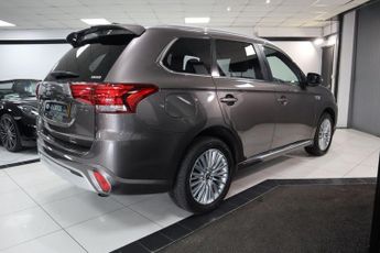 MITSUBISHI OUTLANDER 2.4h TwinMotor 13.8kWh Dynamic SUV 5dr Petrol Plug-in Hybrid CVT