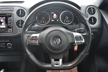 VOLKSWAGEN TIGUAN 2.0 TDI BlueMotion Tech R-Line SUV 5dr Diesel DSG 4WD Euro 5 (s/