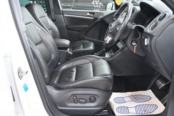 VOLKSWAGEN TIGUAN 2.0 TDI BlueMotion Tech R-Line SUV 5dr Diesel DSG 4WD Euro 5 (s/