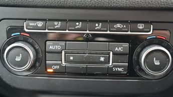 VOLKSWAGEN TIGUAN 2.0 TDI BlueMotion Tech R-Line SUV 5dr Diesel DSG 4WD Euro 5 (s/