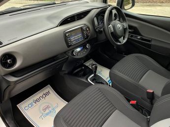 TOYOTA YARIS 1.5 VVT-h Icon Tech Hatchback 5dr Petrol Hybrid E-CVT Euro 6 (s/