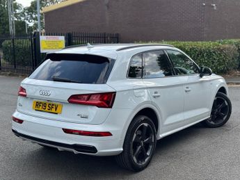 AUDI Q5 2.0 TDI 40 Black Edition SUV 5dr Diesel S Tronic quattro Euro 6 