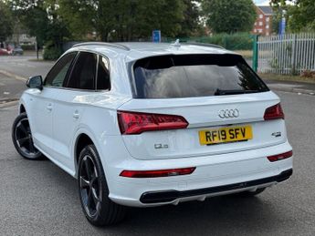 AUDI Q5 2.0 TDI 40 Black Edition SUV 5dr Diesel S Tronic quattro Euro 6 