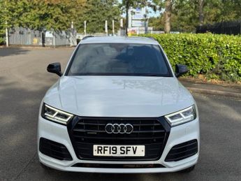 AUDI Q5 2.0 TDI 40 Black Edition SUV 5dr Diesel S Tronic quattro Euro 6