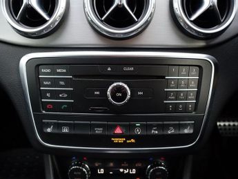 MERCEDES-BENZ GLA 2.1 GLA220d AMG Line (Premium) SUV 5dr Diesel 7G-DCT 4MATIC Euro