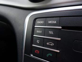 MERCEDES-BENZ GLA 2.1 GLA220d AMG Line (Premium) SUV 5dr Diesel 7G-DCT 4MATIC Euro