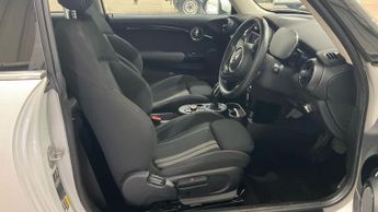 MINI Electric Hatch Cooper SE 32.6kWh Level 1 Hatchback 3dr Electric Auto (184 ps)
