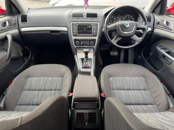 SKODA OCTAVIA 1.8 TSI Elegance Hatchback 5dr Petrol DSG Euro 5 (160 ps)