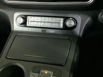 HYUNDAI KONA 64kWh Premium SE SUV 5dr Electric Auto (7kW Charger) (204 ps)