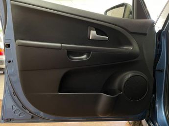 KIA VENGA 1.6 2 MPV 5dr Petrol Auto Euro 5 (123 bhp)