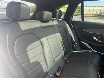 MERCEDES-BENZ GLC 2.1 GLC250d AMG Line (Premium) SUV 5dr Diesel G-Tronic 4MATIC Eu