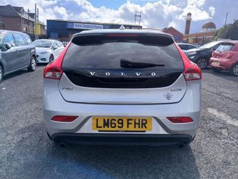 VOLVO V40 2.0 D3 Inscription Edition Hatchback 5dr Diesel Auto Euro 6 (s/s