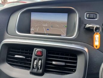 VOLVO V40 2.0 D3 Inscription Edition Hatchback 5dr Diesel Auto Euro 6 (s/s