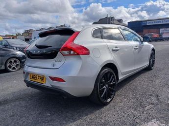 VOLVO V40 2.0 D3 Inscription Edition Hatchback 5dr Diesel Auto Euro 6 (s/s