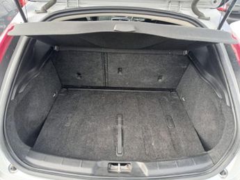 VOLVO V40 2.0 D3 Inscription Edition Hatchback 5dr Diesel Auto Euro 6 (s/s