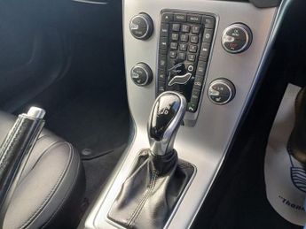 VOLVO V40 2.0 D3 Inscription Edition Hatchback 5dr Diesel Auto Euro 6 (s/s