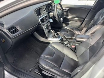 VOLVO V40 2.0 D3 Inscription Edition Hatchback 5dr Diesel Auto Euro 6 (s/s