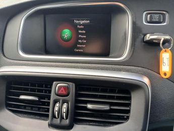 VOLVO V40 2.0 D3 Inscription Edition Hatchback 5dr Diesel Auto Euro 6 (s/s