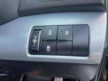 KIA SORENTO 2.2 CRDi KX-3 SUV 5dr Diesel Auto AWD Euro 5 (194 bhp)