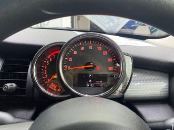 MINI HATCH 1.5 Cooper Classic Hatchback 5dr Petrol Steptronic Euro 6 (s/s) 