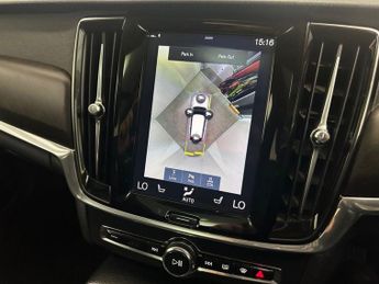 VOLVO V90 Cross Country 2.0 D4 Pro Estate 5dr Diesel Auto AWD Euro 6 (s/s) (190 ps)