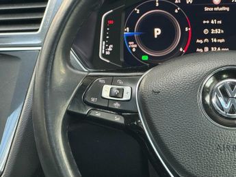 VOLKSWAGEN TIGUAN 2.0 TDI SEL SUV 5dr Diesel DSG 4Motion Euro 6 (s/s) (190 ps)