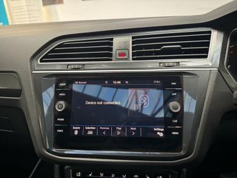VOLKSWAGEN TIGUAN 2.0 TDI SEL SUV 5dr Diesel DSG 4Motion Euro 6 (s/s) (190 ps)