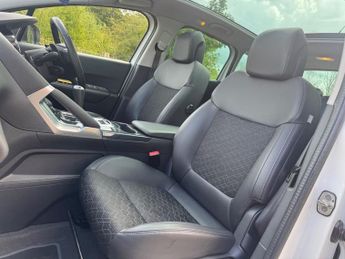 PEUGEOT 3008 1.6 e-HDi Allure SUV 5dr Diesel EGC Euro 5 (s/s) (115 ps)