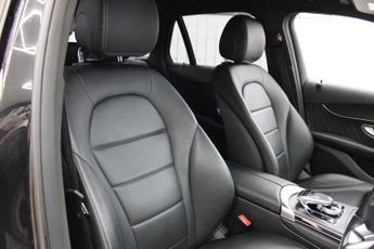 MERCEDES-BENZ GLC 2.1 GLC220d AMG Line SUV 5dr Diesel G-Tronic 4MATIC Euro 6 (s/s)