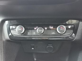 VAUXHALL Corsa Electric 50kWh Elite Nav Hatchback 5dr Electric Auto (7.4Kw Charger) (136