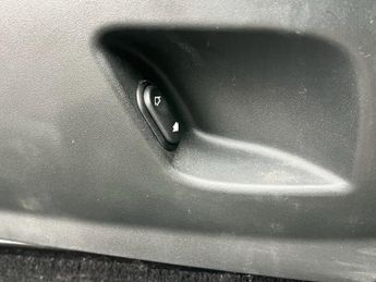 LAND ROVER RANGE ROVER EVOQUE 2.2 SD4 Pure Tech SUV 5dr Diesel Auto 4WD Euro 5 (s/s) (190 ps)