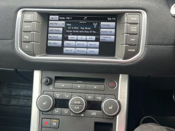 LAND ROVER RANGE ROVER EVOQUE 2.2 SD4 Pure Tech SUV 5dr Diesel Auto 4WD Euro 5 (s/s) (190 ps)