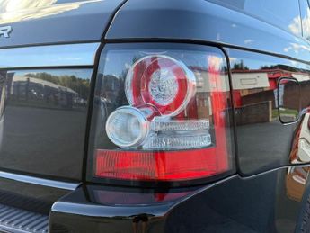 LAND ROVER RANGE ROVER SPORT 3.0 SD V6 HSE Black SUV 5dr Diesel Auto 4WD Euro 5 (255 bhp)