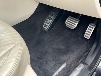 LAND ROVER RANGE ROVER SPORT 3.0 SD V6 HSE SUV 5dr Diesel Auto 4WD Euro 5 (255 bhp)