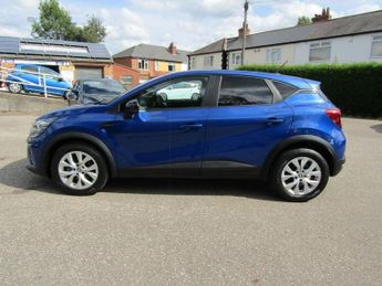 RENAULT CAPTUR 1.6 E-TECH Iconic Edition SUV 5dr Petrol Hybrid Automatic Euro 6