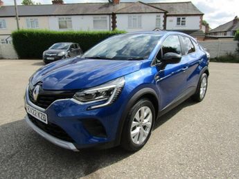 RENAULT CAPTUR 1.6 E-TECH Iconic Edition SUV 5dr Petrol Hybrid Automatic Euro 6