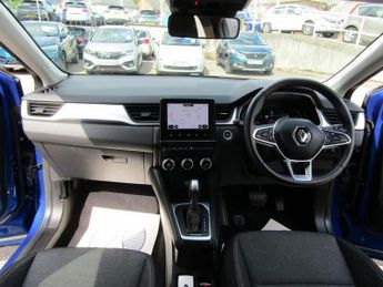 RENAULT CAPTUR 1.6 E-TECH Iconic Edition SUV 5dr Petrol Hybrid Automatic Euro 6