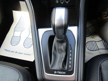 RENAULT CAPTUR 1.6 E-TECH Iconic Edition SUV 5dr Petrol Hybrid Automatic Euro 6