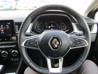 RENAULT CAPTUR 1.6 E-TECH Iconic Edition SUV 5dr Petrol Hybrid Automatic Euro 6