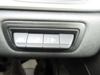 RENAULT CAPTUR 1.6 E-TECH Iconic Edition SUV 5dr Petrol Hybrid Automatic Euro 6