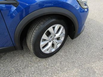 RENAULT CAPTUR 1.6 E-TECH Iconic Edition SUV 5dr Petrol Hybrid Automatic Euro 6