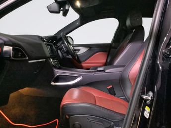 JAGUAR F-PACE 2.0 D180 R-Sport SUV 5dr Diesel Auto Euro 6 (s/s) (180 ps)