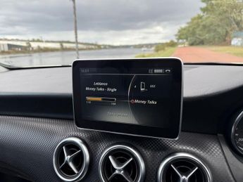 MERCEDES-BENZ A-CLASS 2.1 A200d Sport (Premium) Hatchback 5dr Diesel 7G-DCT Euro 6 (s/