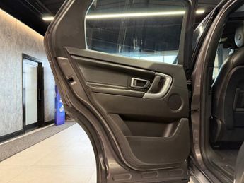 LAND ROVER DISCOVERY SPORT 2.0 TD4 HSE Luxury SUV 5dr Diesel Auto 4WD Euro 6 (s/s) (180 ps)