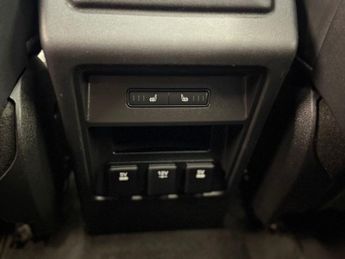 LAND ROVER DISCOVERY SPORT 2.0 TD4 HSE Luxury SUV 5dr Diesel Auto 4WD Euro 6 (s/s) (180 ps)