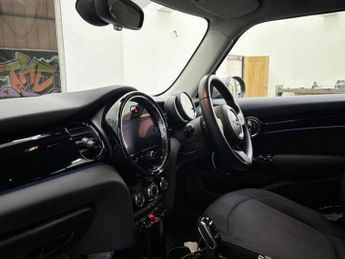 MINI HATCH 1.5 Cooper Classic Hatchback 5dr Petrol Steptronic Euro 6 (s/s) 