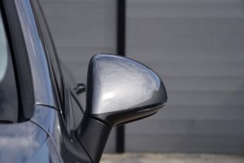 VOLKSWAGEN TOUAREG 3.0h TSI V6 Hybrid SUV 5dr Petrol Hybrid Tiptronic 4WD Euro 5 (s