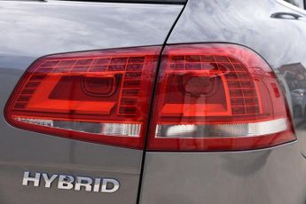 VOLKSWAGEN TOUAREG 3.0h TSI V6 Hybrid SUV 5dr Petrol Hybrid Tiptronic 4WD Euro 5 (s