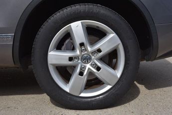 VOLKSWAGEN TOUAREG 3.0h TSI V6 Hybrid SUV 5dr Petrol Hybrid Tiptronic 4WD Euro 5 (s