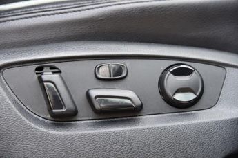 VOLKSWAGEN TOUAREG 3.0h TSI V6 Hybrid SUV 5dr Petrol Hybrid Tiptronic 4WD Euro 5 (s